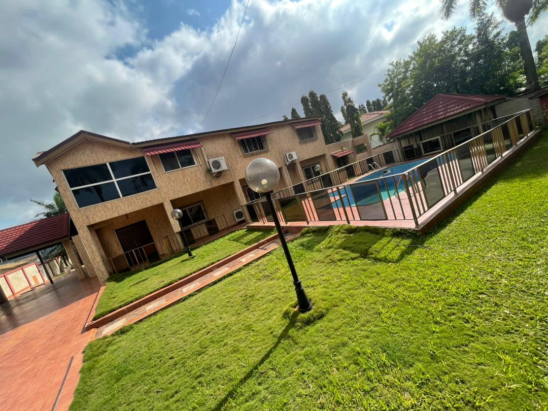 Three 3-Bedroom Unfurnished House with Three Bedrooms Boys Quarters for Rent in Cantonments