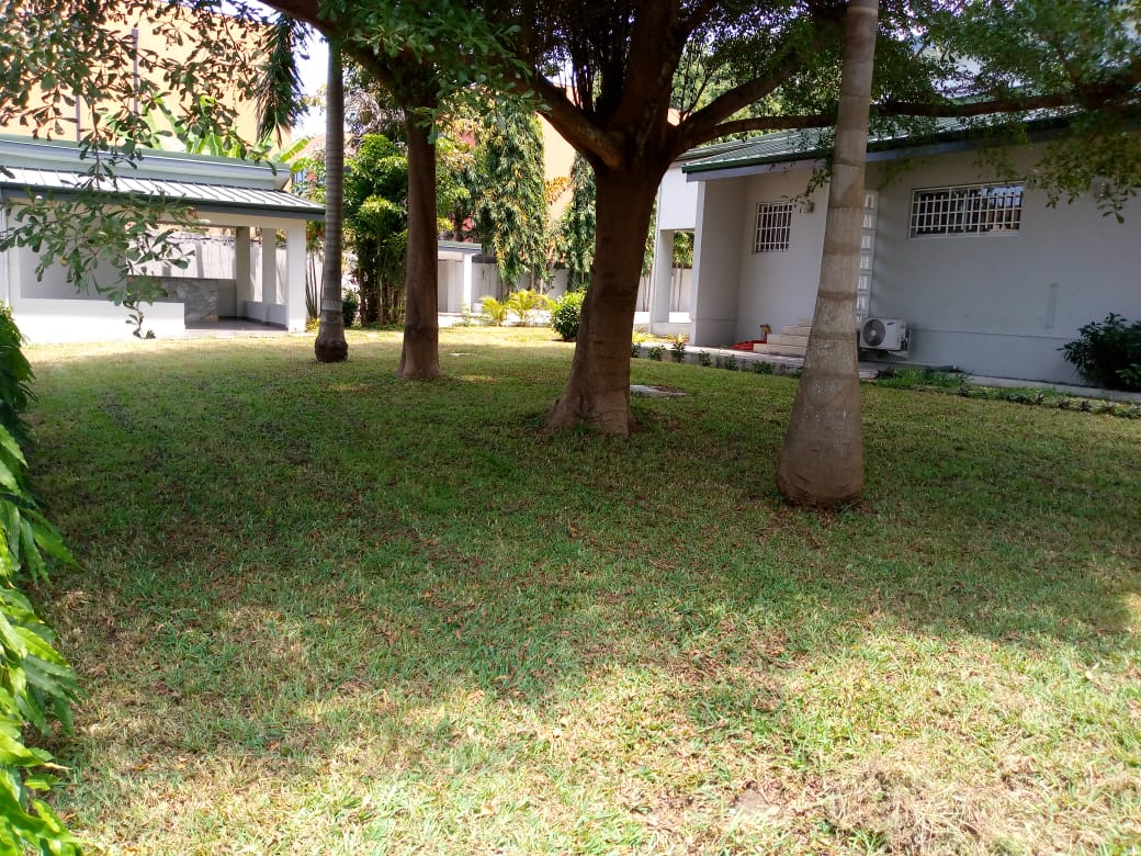 Three (3) Bedrooms Compound Bungalow With One (1) Room Boy’s Quarters for Rent at Cantonments