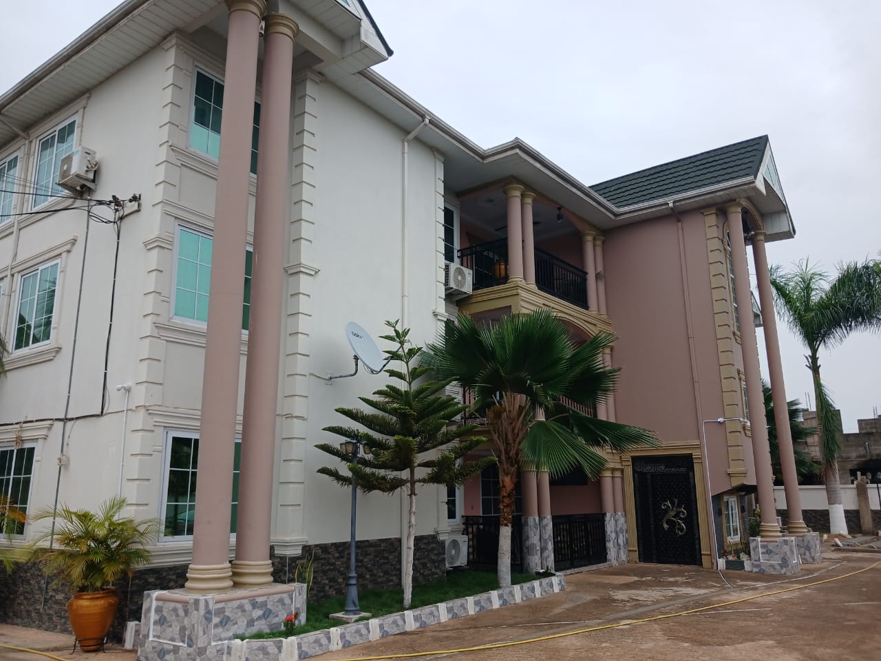 Three (3) Bedroom Apartment For Rent at Afienya Mataheko