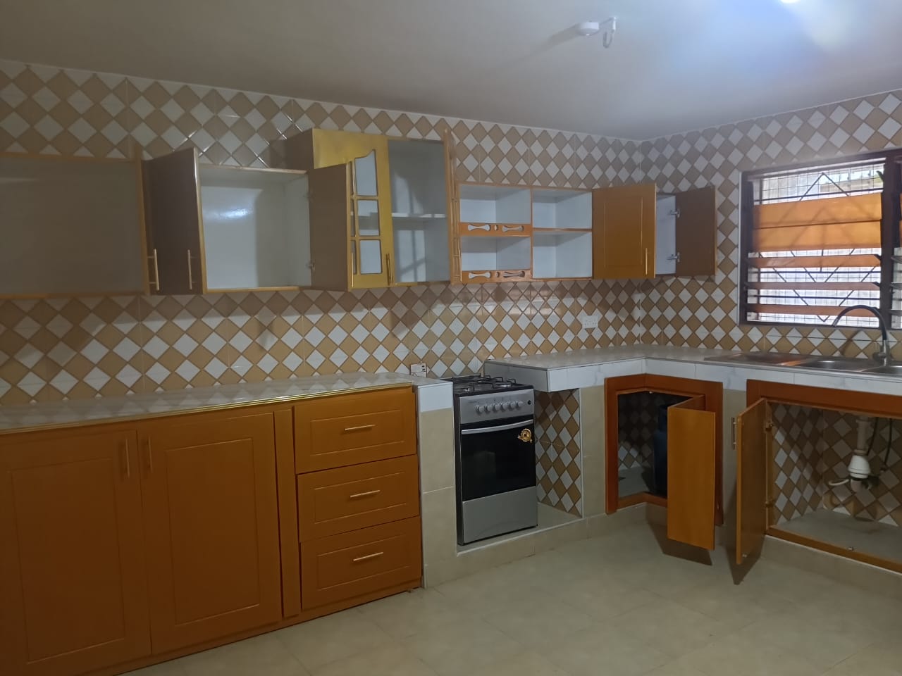 Three (3) Bedroom Apartment For Rent at Awoshie Anyaa