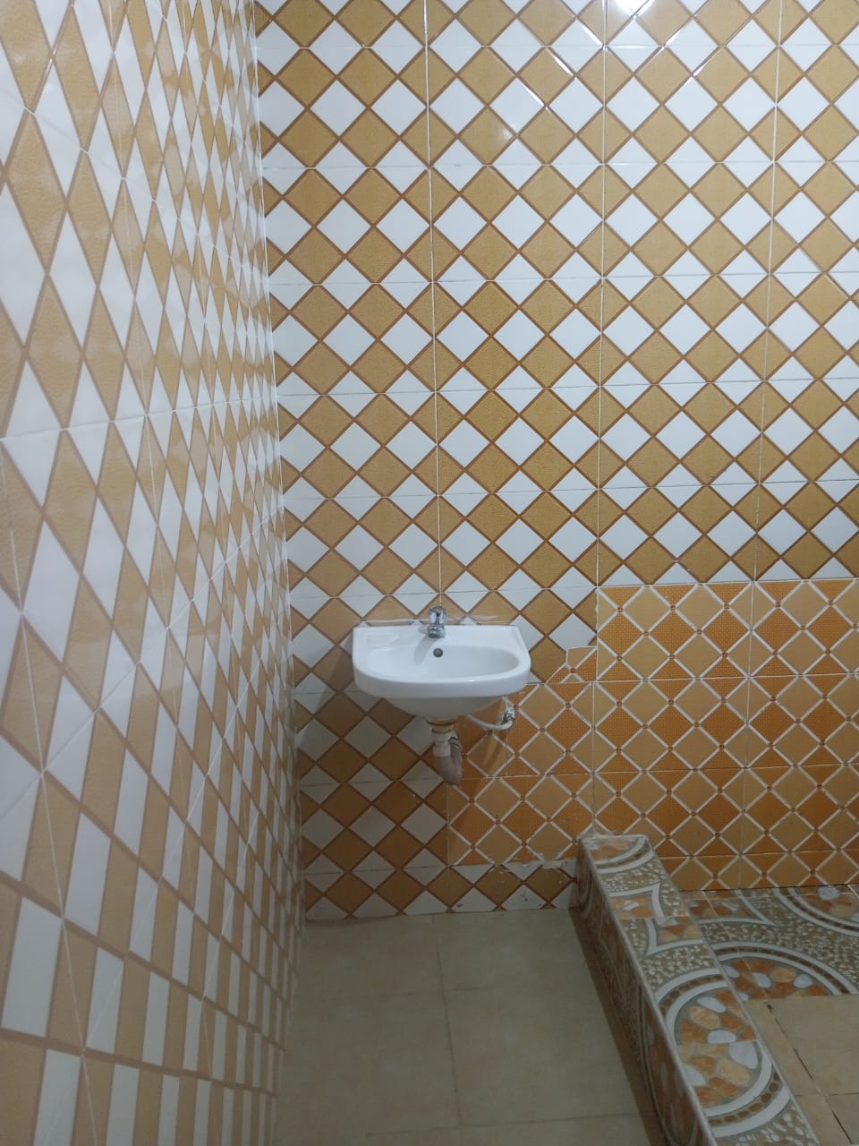 Three (3) Bedroom Apartment For Rent at Awoshie Anyaa