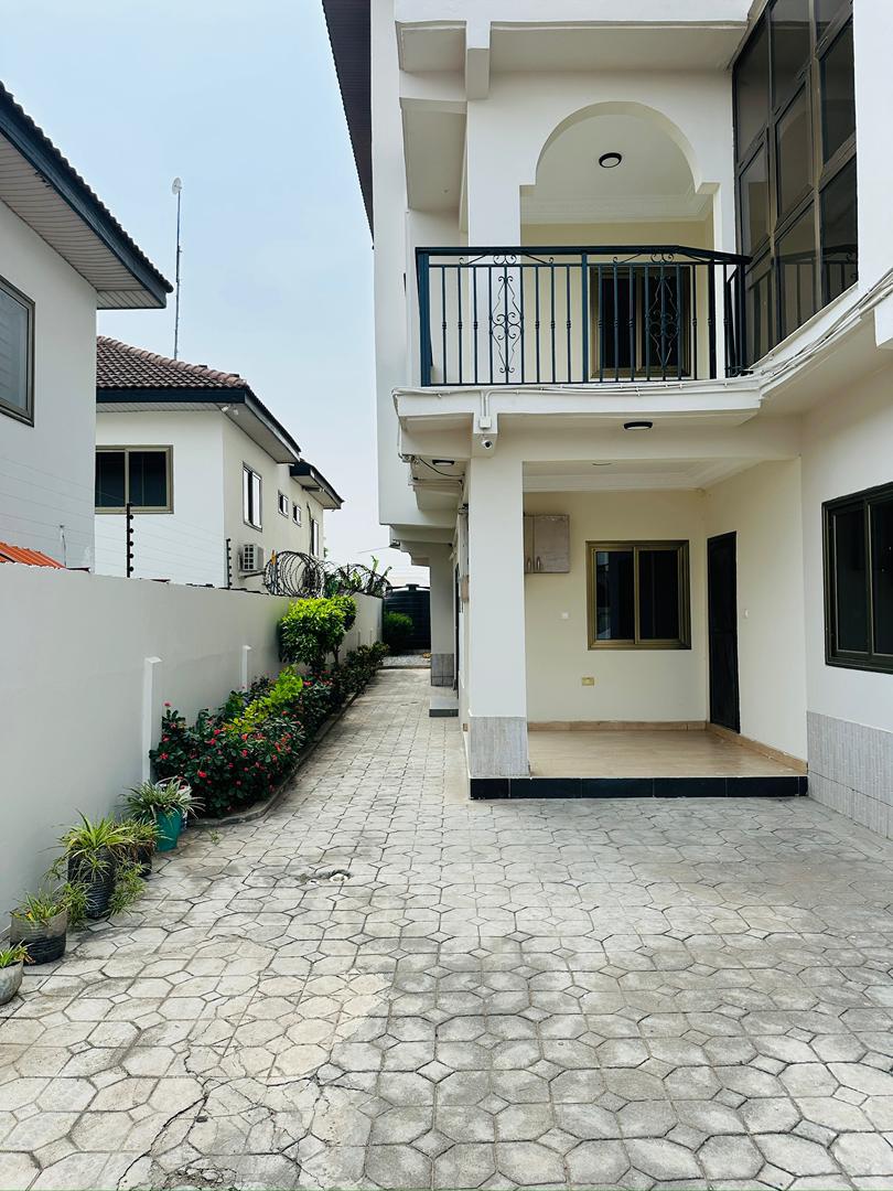 Three (3) Bedroom Apartment For Rent at Dzorwulu