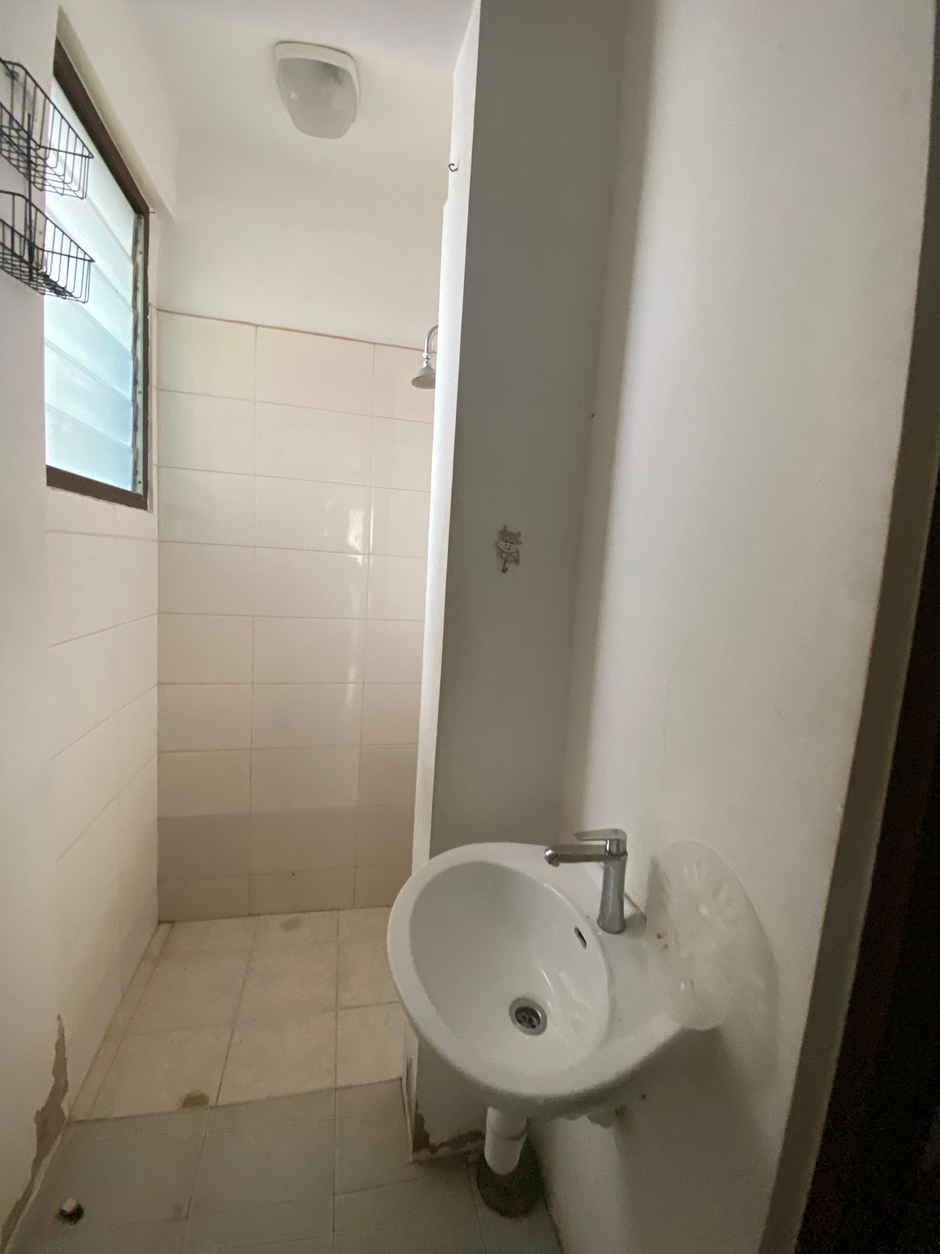 Three (3) Bedroom Apartment For Rent at Sakumono