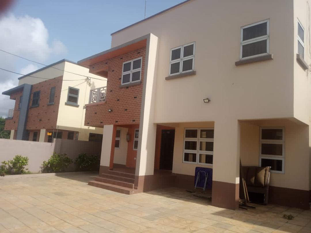 Three (3) Bedroom House For Rent at Abokobi