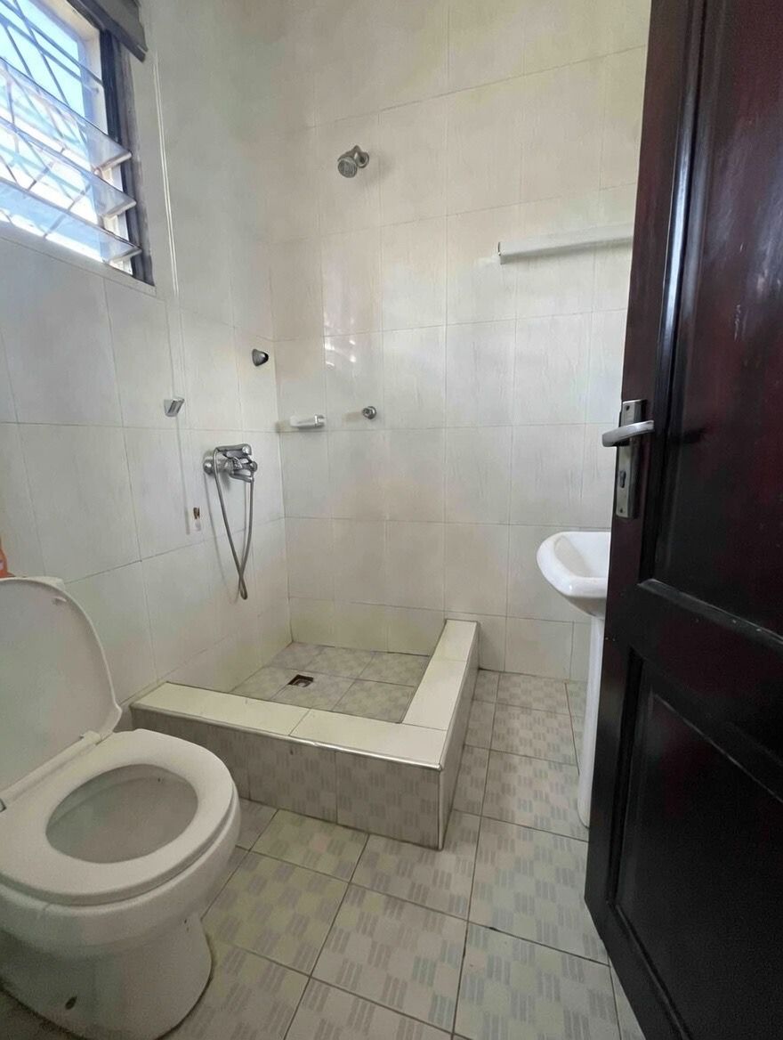 Three (3) Bedroom House For Rent at Ashaley Botwe Nanakrom