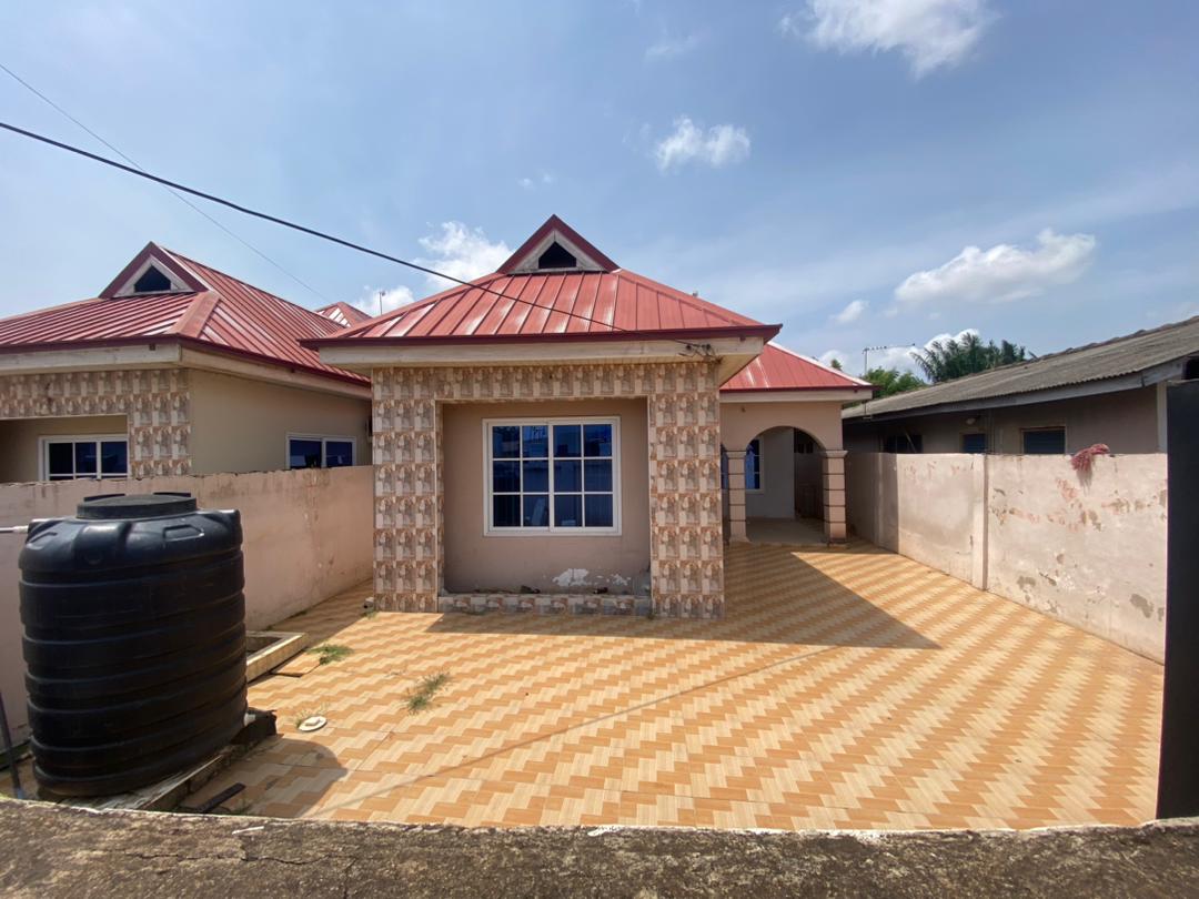 Three (3) Bedroom House For Rent at Klagon