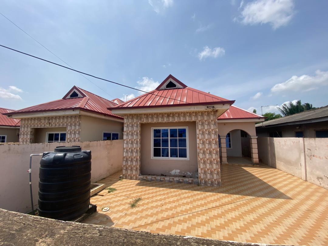 Three (3) Bedroom House For Rent at Klagon
