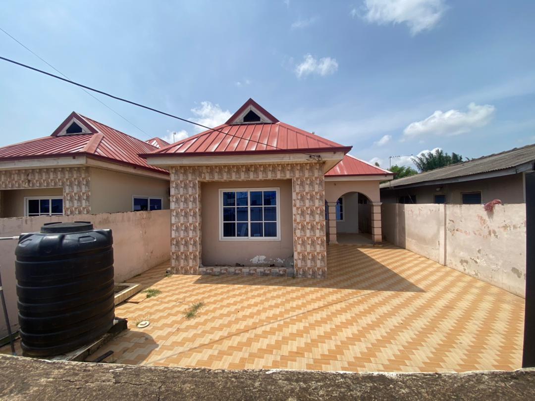 Three (3) Bedroom House For Rent at Klagon