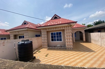 Three (3) Bedroom House For Sale at Klagon