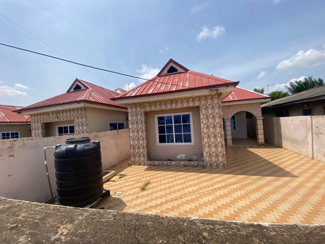 Three (3) Bedroom House For Rent at Klagon