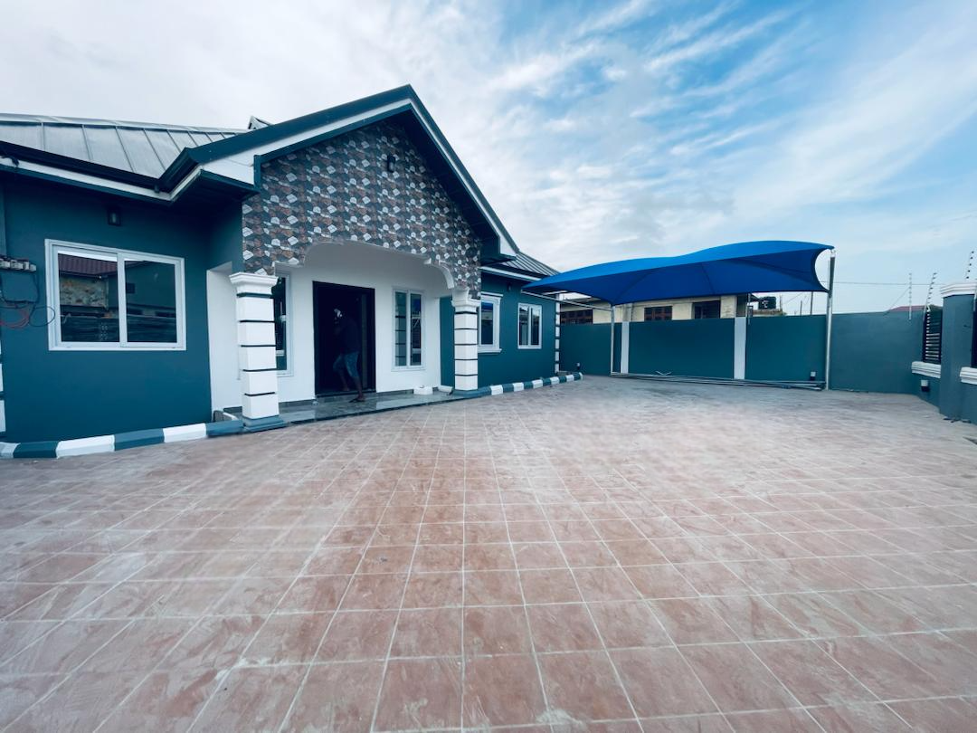 Three (3) Bedroom House For Rent at Lakeside