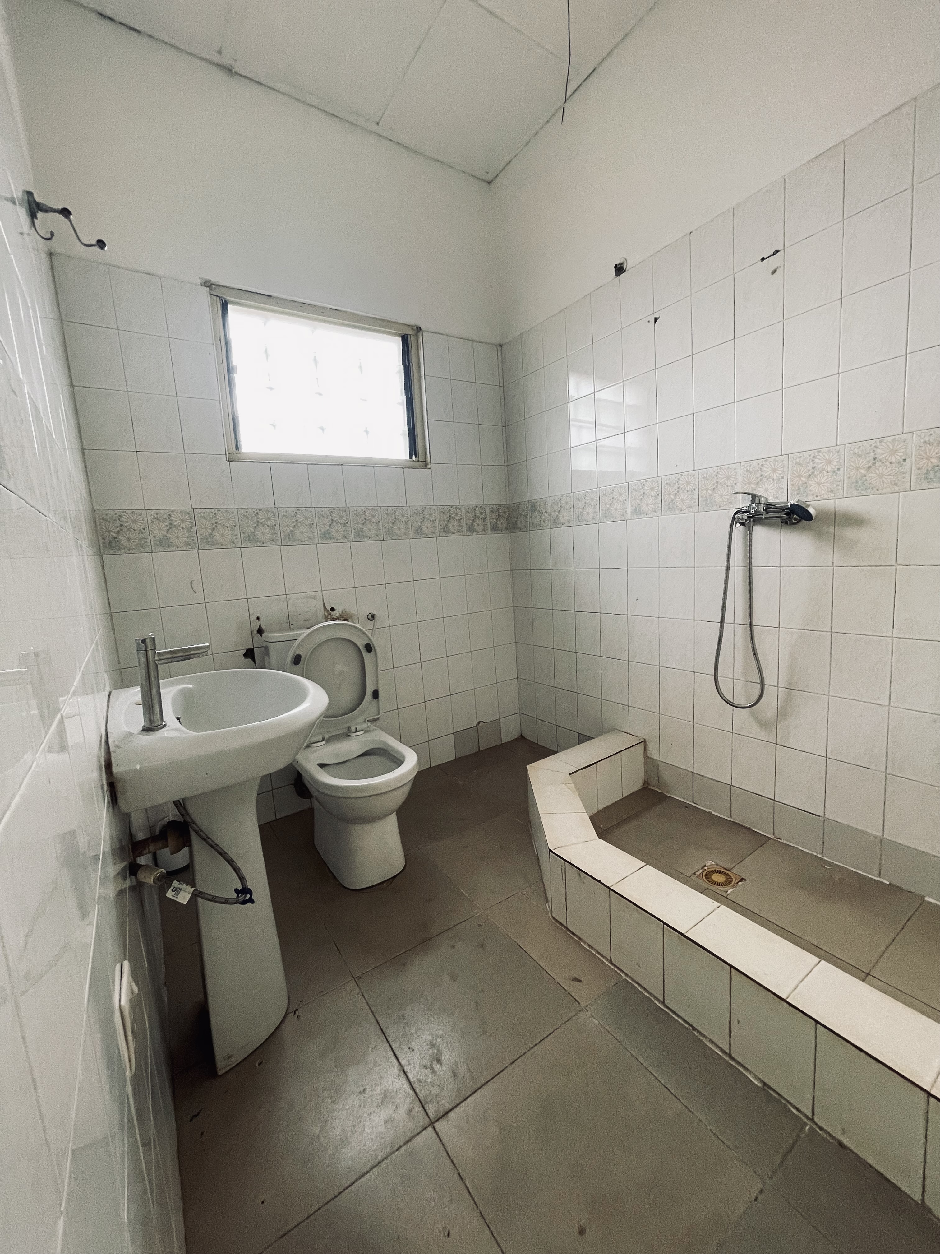 Three (3) Bedroom House For Rent at Lapaz Tabora Alhaji