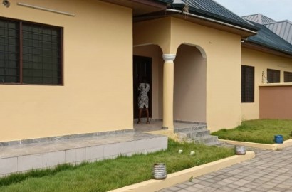 Three (3) Bedroom House For Rent at Oyarifa