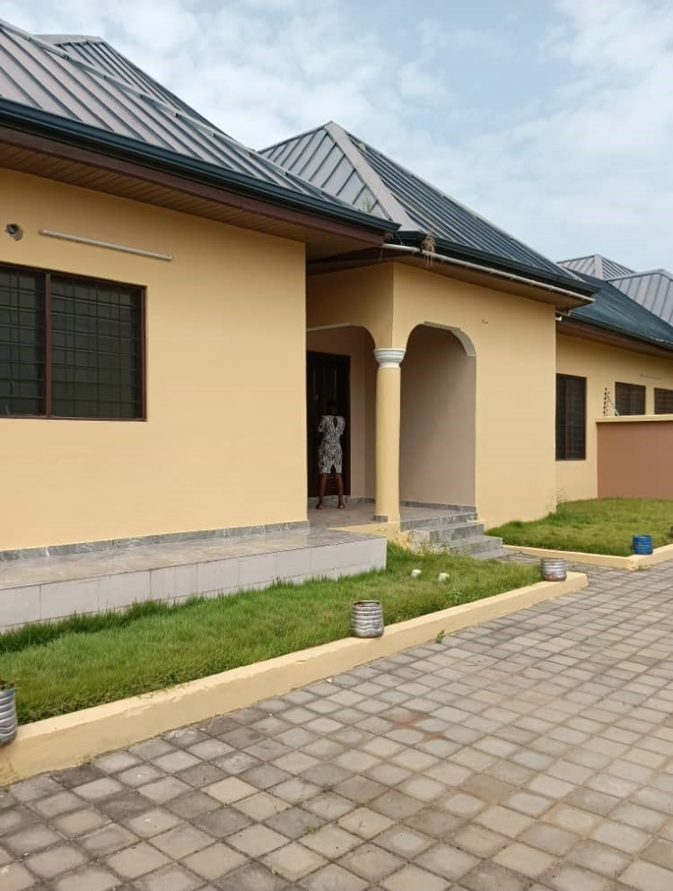 Three (3) Bedroom House For Rent at Oyarifa