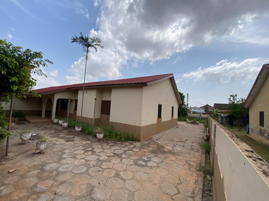 Three (3) Bedroom House For Rent at Spintex