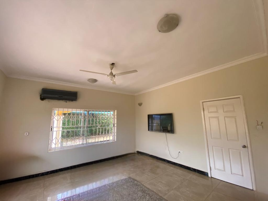 Three (3) Bedroom House For Rent at Tema Community 20