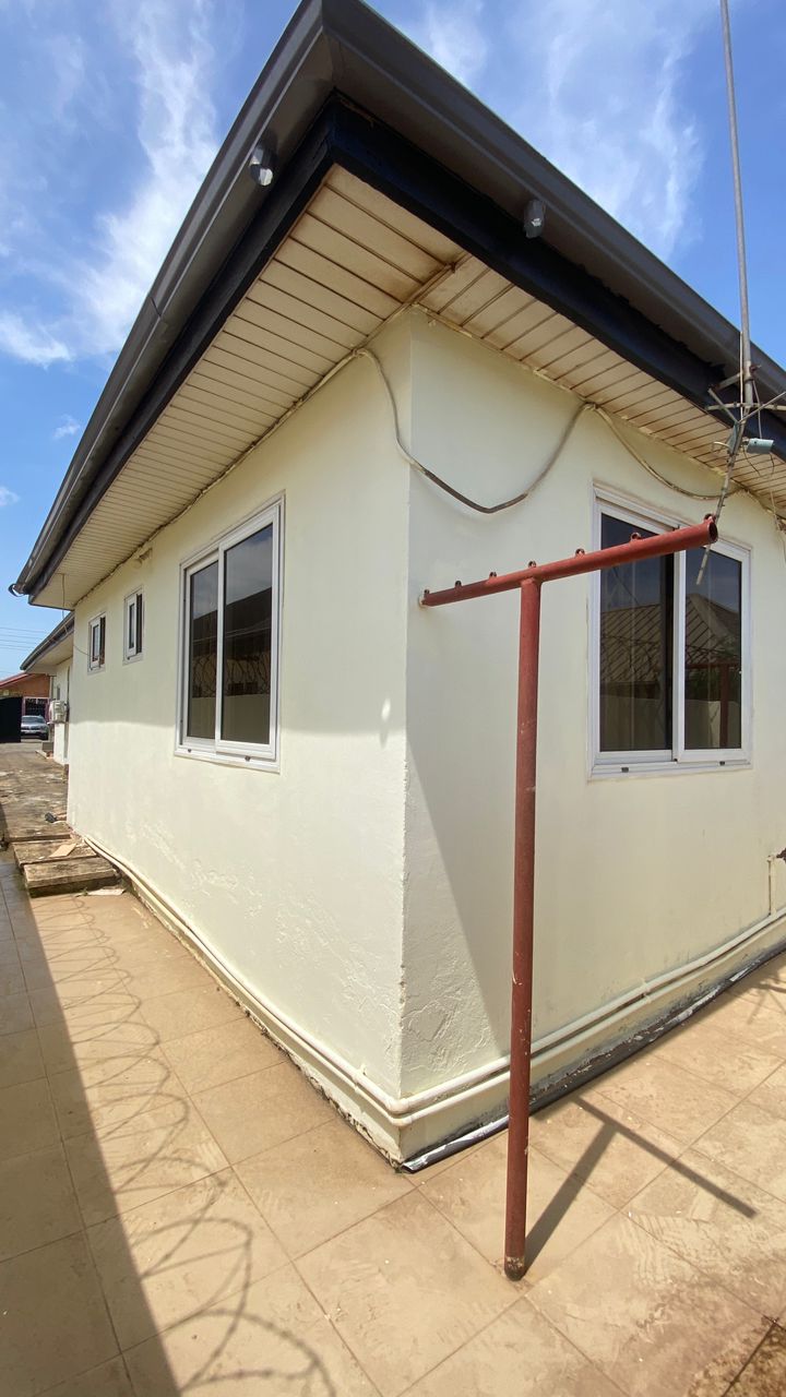 Three (3) Bedroom House For Rent at Tema Community 25