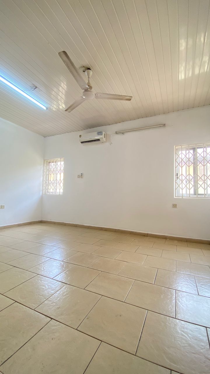 Three (3) Bedroom House For Rent at Tema Community 25