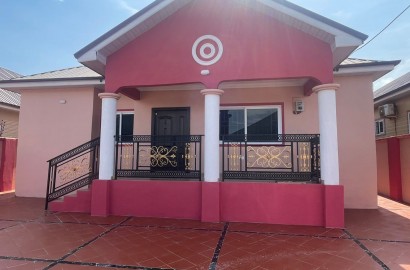 Three (3) Bedroom House For Rent at Tema Community 25