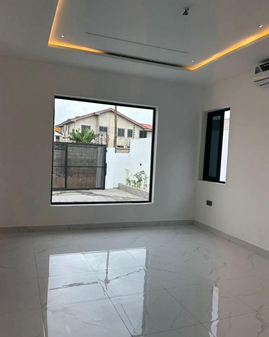 Three (3) Bedroom House For Sale at Lakeside