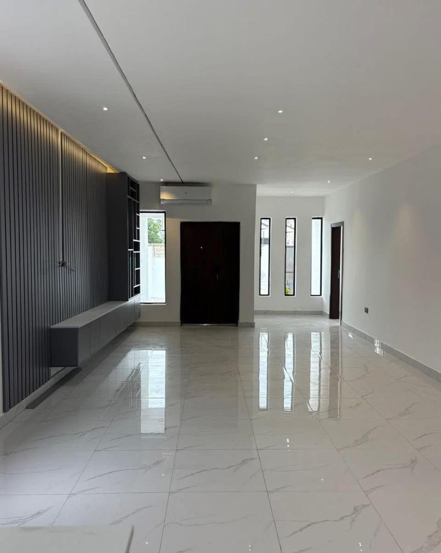 Three (3) Bedroom House For Sale at Lakeside