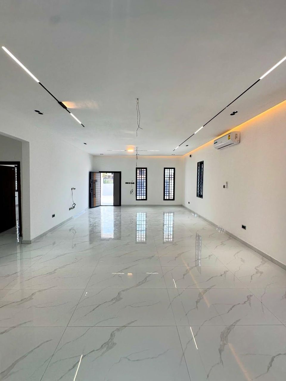 Three (3) Bedroom House For Sale at Lakeside Estate