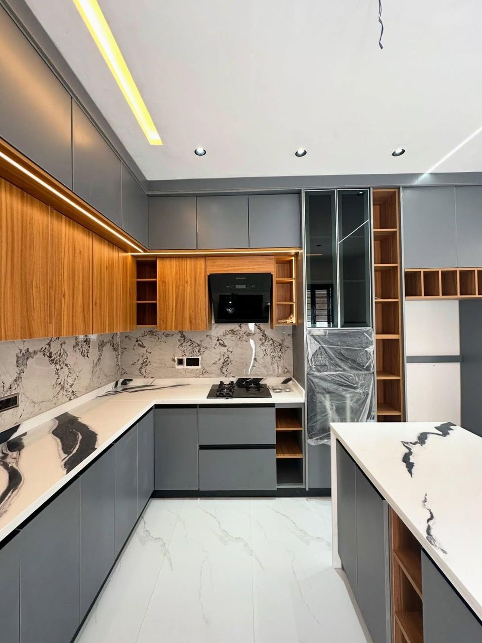 Three (3) Bedroom House For Sale at Lakeside Estate