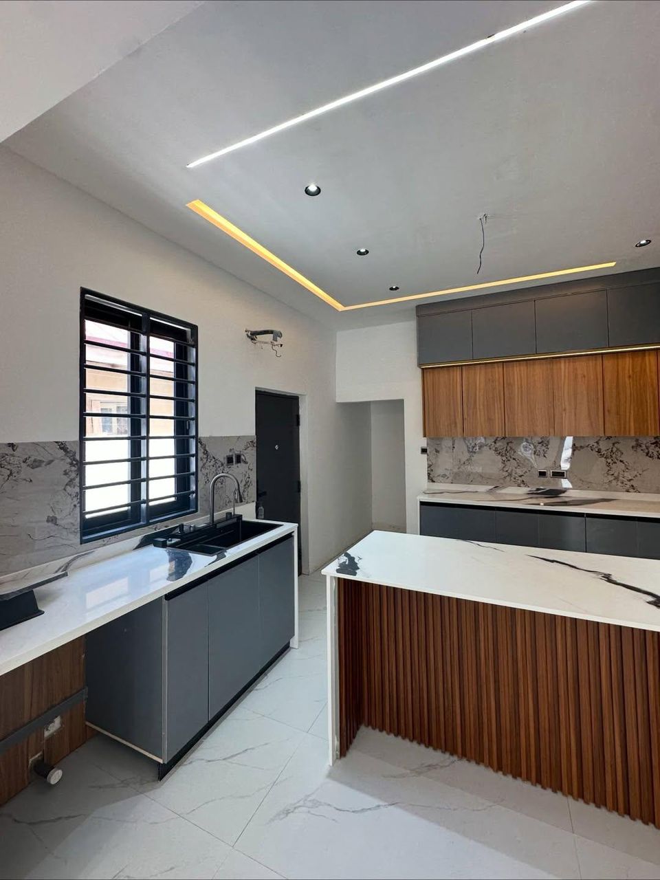 Three (3) Bedroom House For Sale at Lakeside Estate