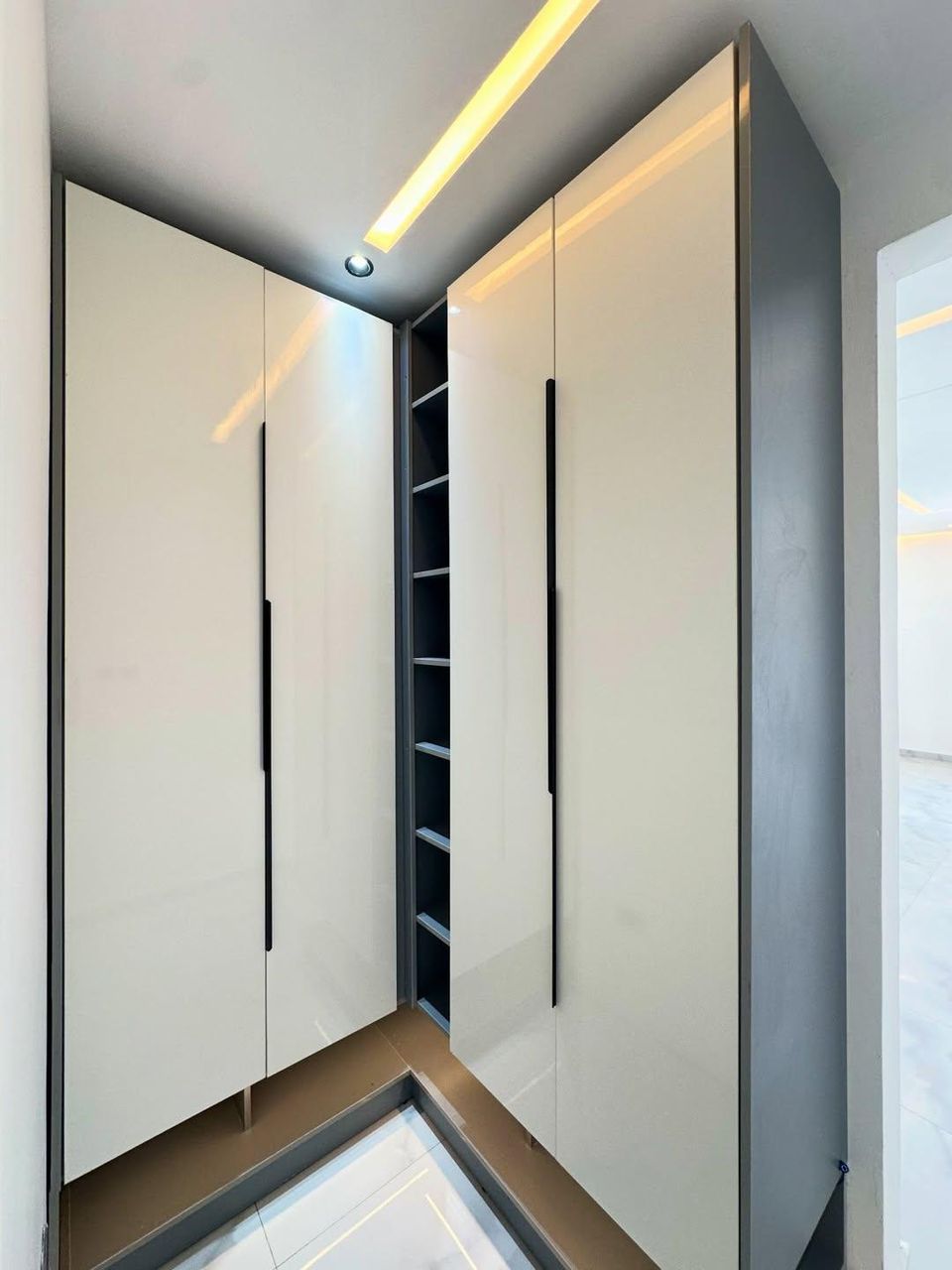 Three (3) Bedroom House For Sale at Lakeside Estate