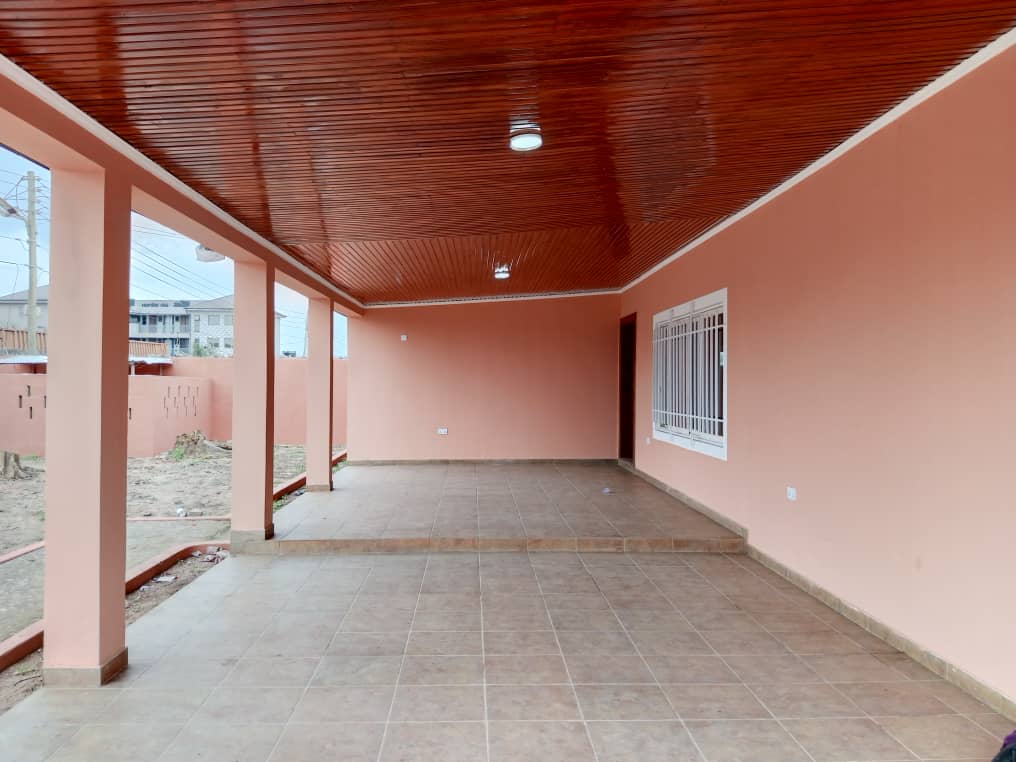 Three (3) Bedroom House with 2 Boys Quarters For Rent at Lakeside