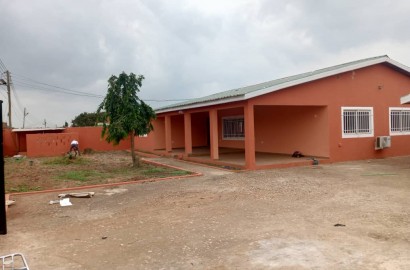 Three (3) Bedroom House with 2 Boys Quarters For Rent at Lakeside