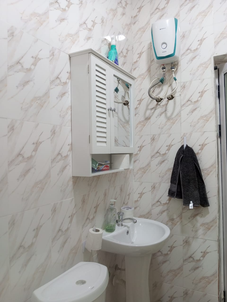 Three (3) Bedroom House with 1-Bedroom Outhouse For Sale at Ashongman Estate