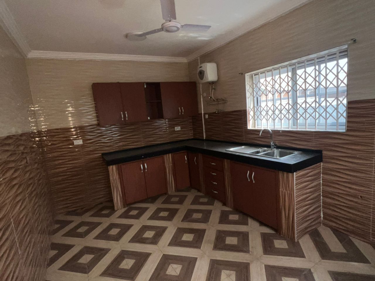 Three (3) Bedroom House with Boys Quarters For Rent at Mamprobi