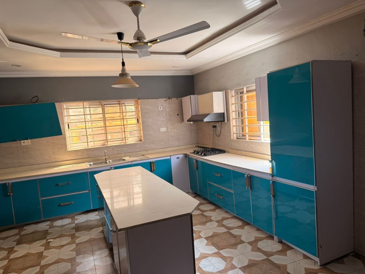 Three (3) Bedroom House with Swimming Pool For Sale at Lakeside