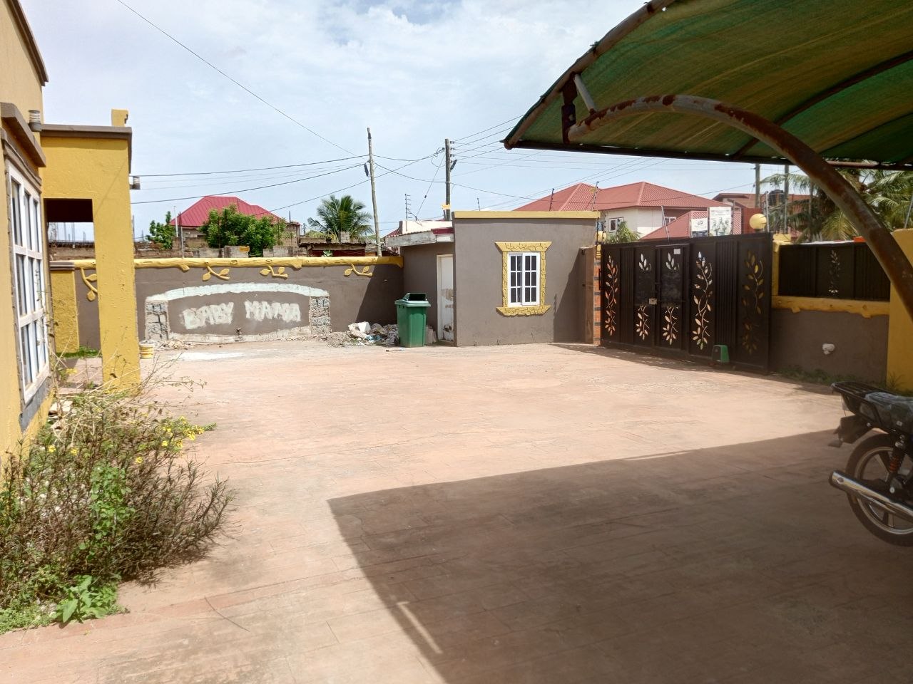 Three (3) Bedroom House with Swimming Pool For Sale at Lakeside