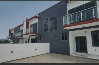 Three (3) Bedroom Semi-detached House For Rent at Achimota