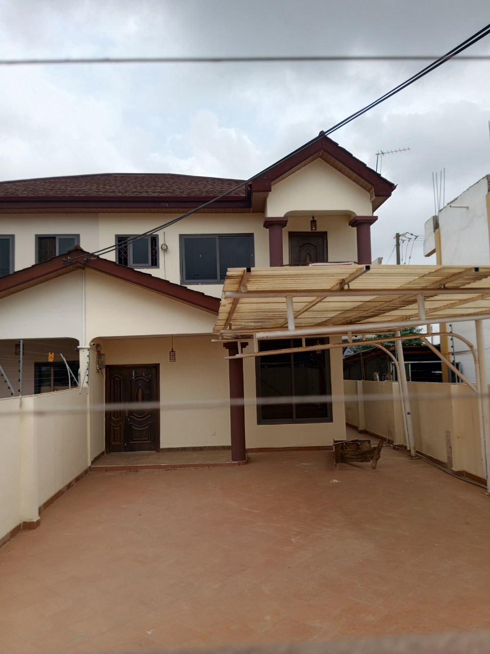 Three (3) Bedroom Semi-detached House For Rent at Agbogba