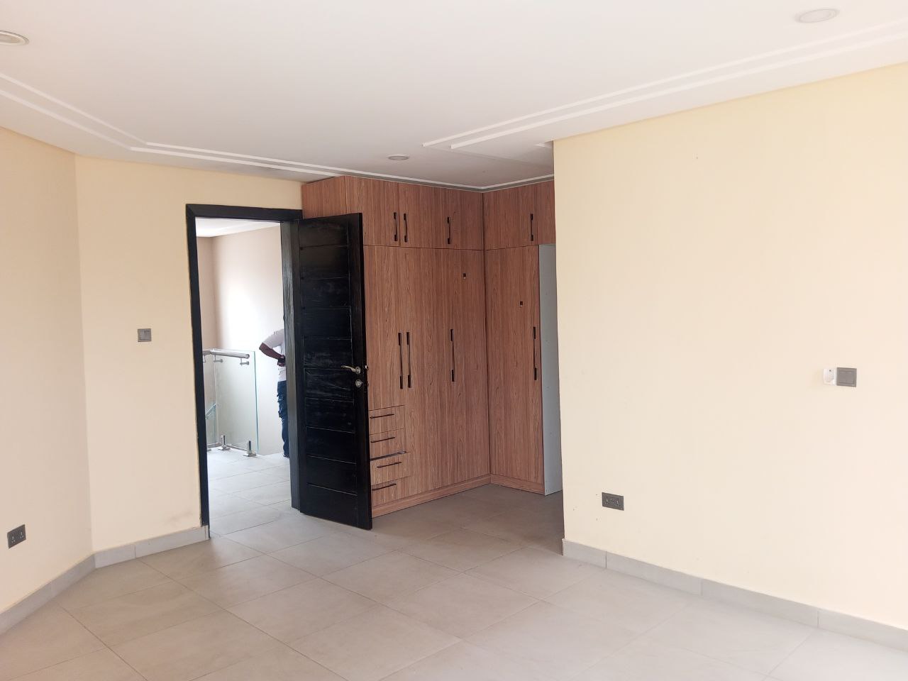 Three (3) Bedroom Semi-detached House For Rent at Agbogba