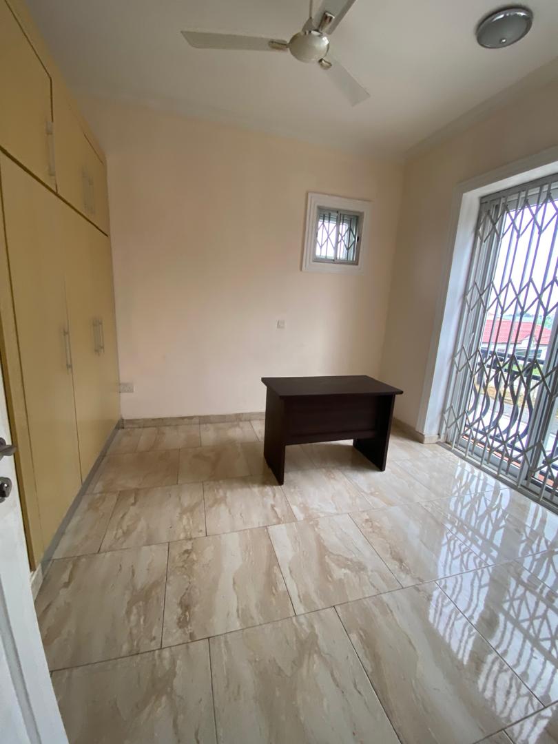 Three (3) Bedroom Semi-furnished Apartments For Rent at Adjiringanor 