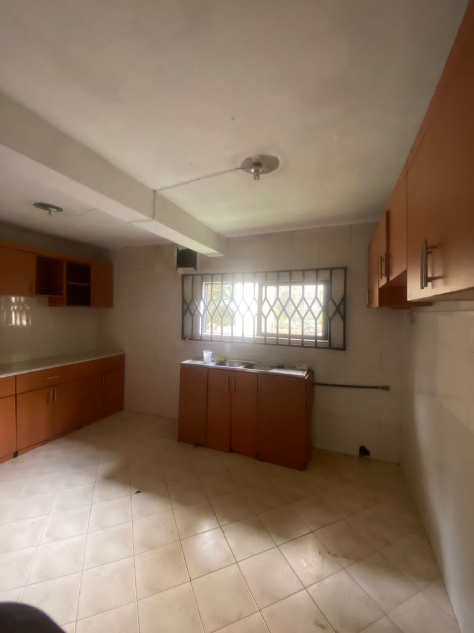 Four (4) Bedroom Apartments For Rent at Kumasi Paraku Estate