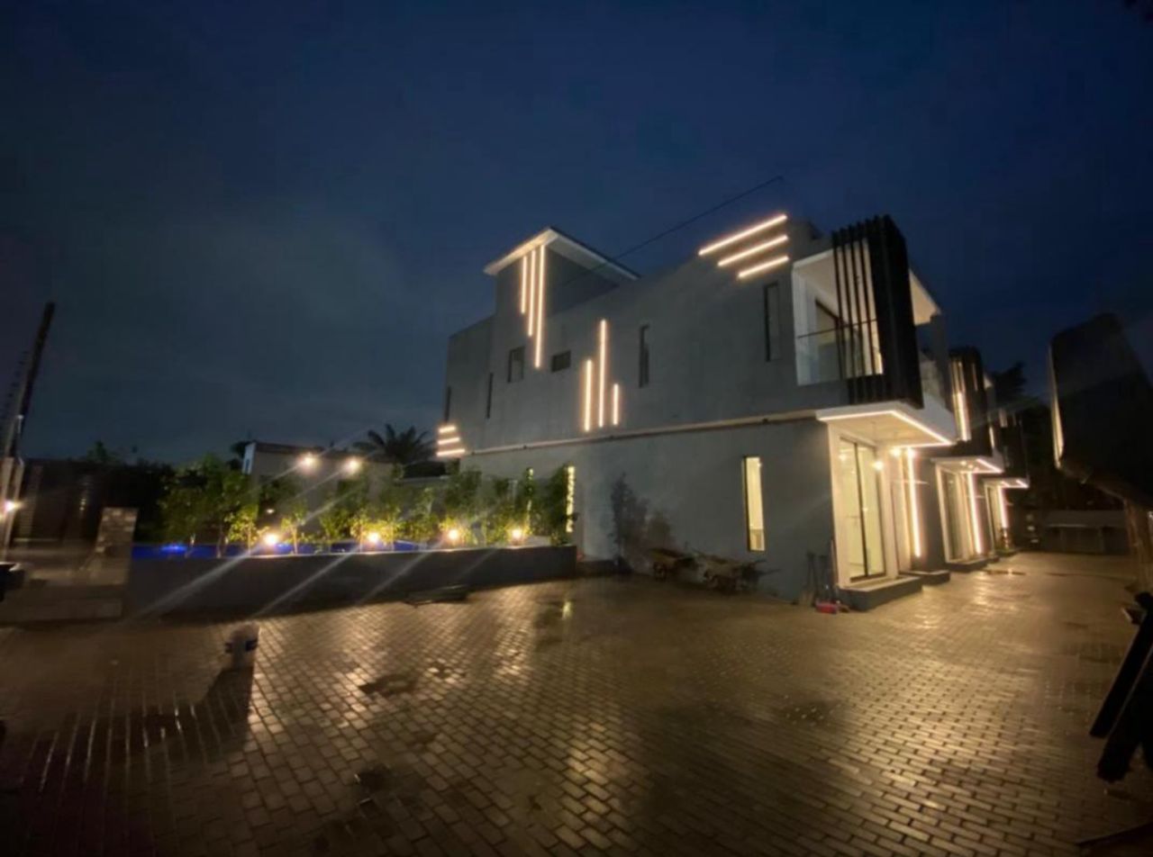 Three (3) Bedroom Townhouse with Boys' Quarters For Rent in a Gated Community at Dzorwulu