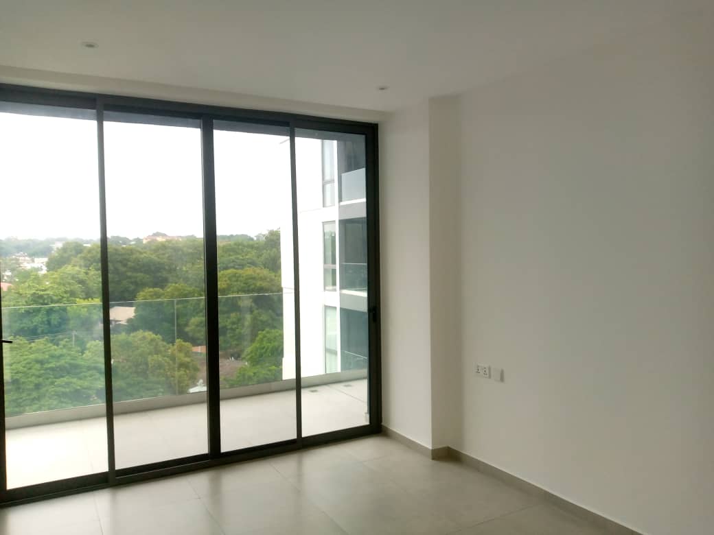 Three (3) Bedroom Unfurnished Apartments For Rent at Roman Ridge