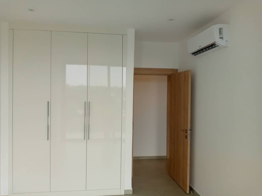 Three (3) Bedroom Unfurnished Apartments For Rent at Roman Ridge