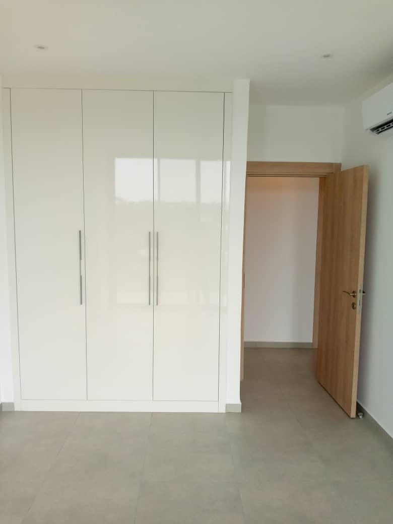 Three (3) Bedroom Unfurnished Apartments For Rent at Roman Ridge