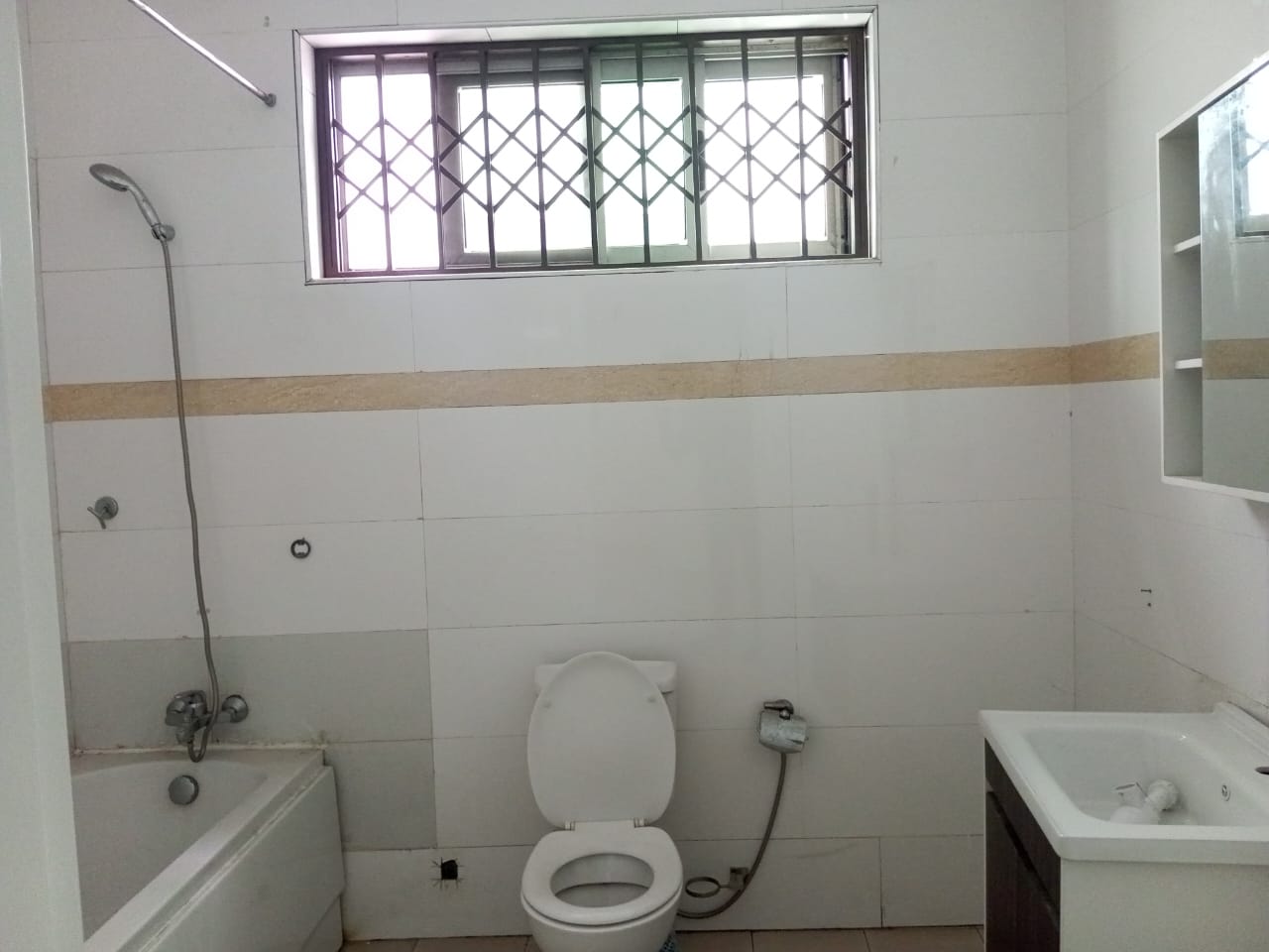 Two (2) Bedroom Apartment For Rent at Abelemkpe