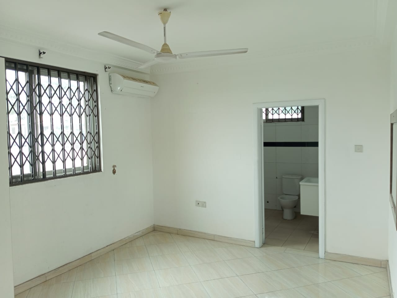 Two (2) Bedroom Apartment For Rent at Abelemkpe
