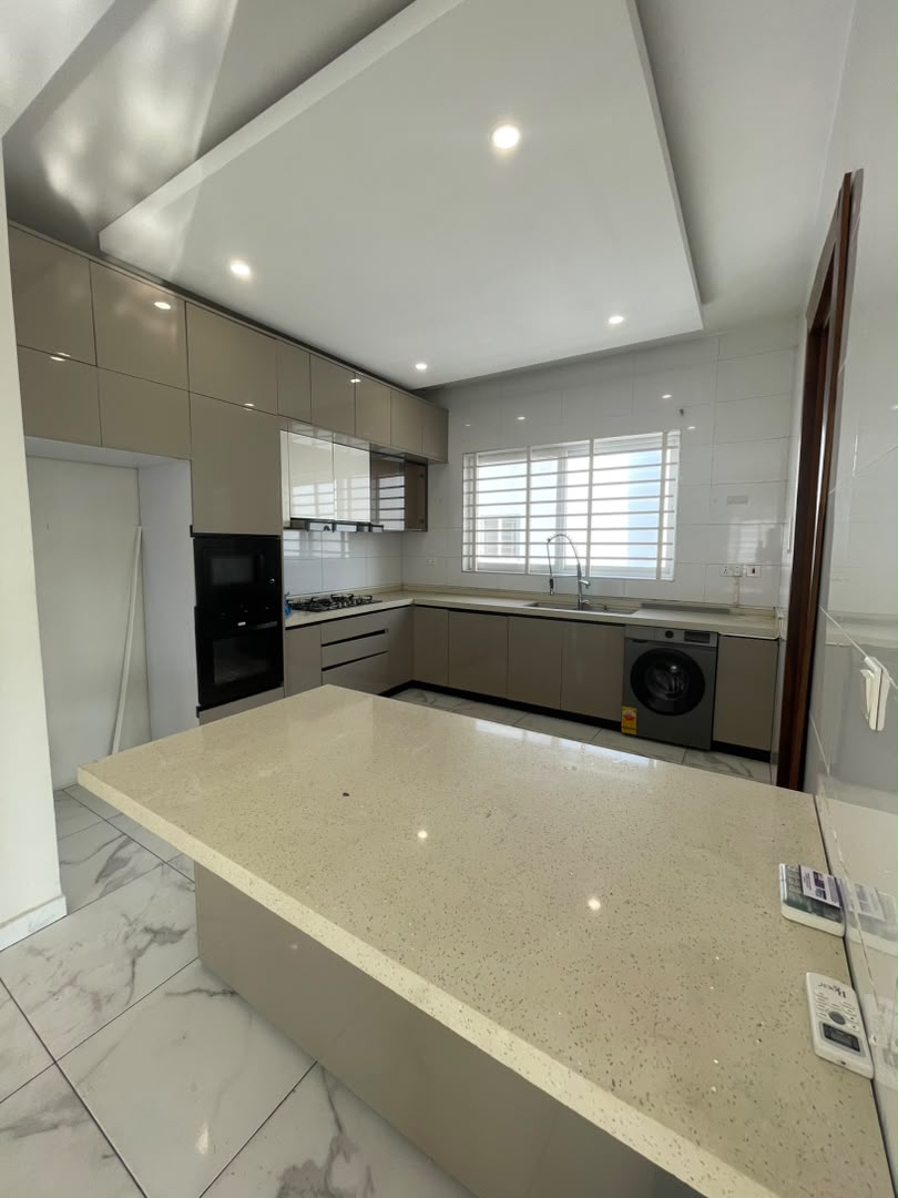 Two (2) Bedroom Apartment For Rent at Abelemkpe