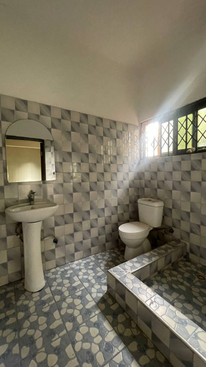 Two (2) Bedroom Apartment For Rent at Kwashieman