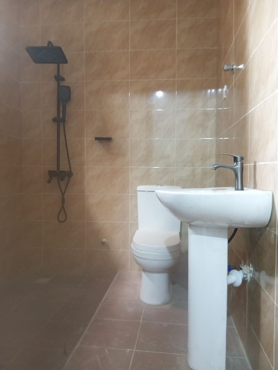 Two (2) Bedroom Apartment For Rent at Lakeside