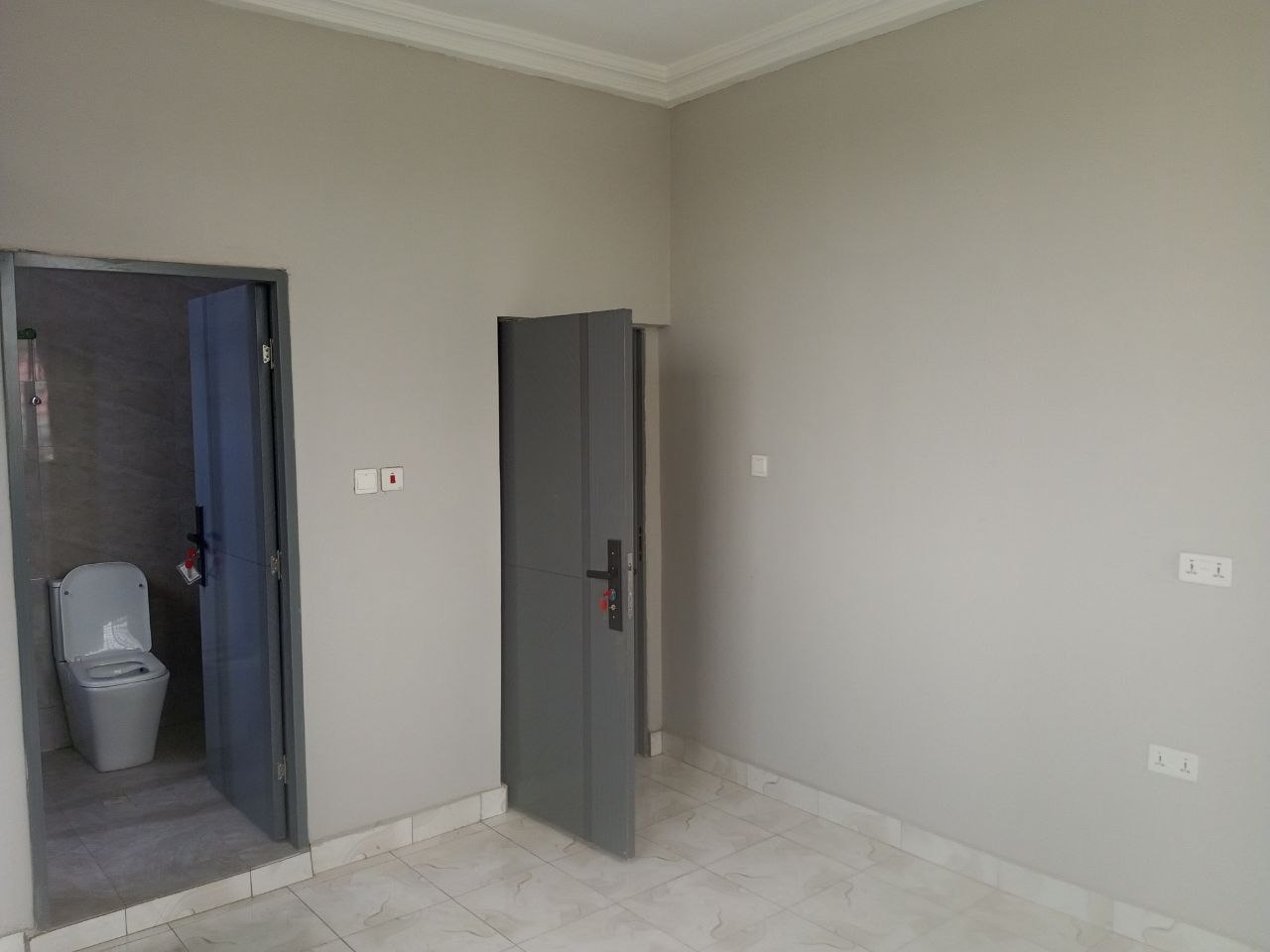Two (2) Bedroom Apartment For Rent at Lakeside